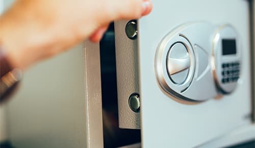 Safes and cash boxes